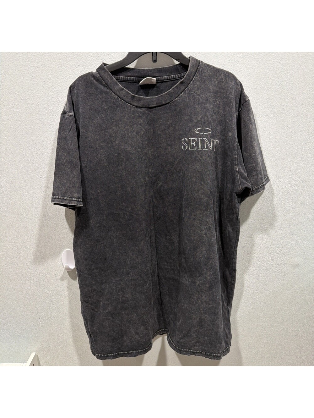 Seint Short Sleeve T-Shirt Large Women's Seint Merch Charcoal Distressed